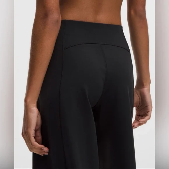 Lululemon Define Black High-Rise Wide-Leg
Pant Luon (M) Brand New with Tags. - Picture 3 of 7